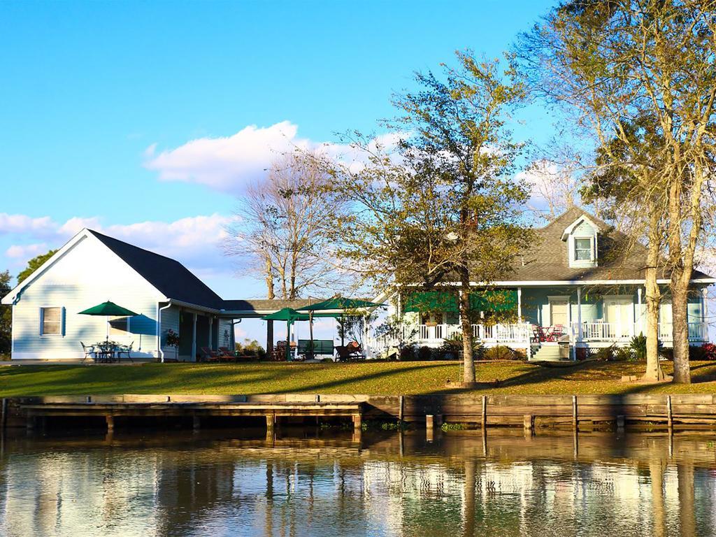 A Chateau On The Bayou Bed & Breakfast Raceland Exterior photo