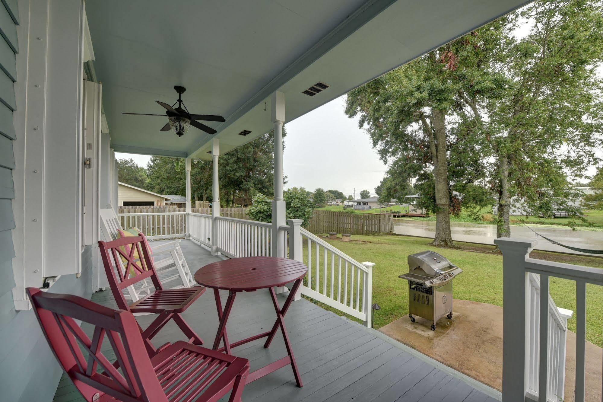 A Chateau On The Bayou Bed & Breakfast Raceland Exterior photo