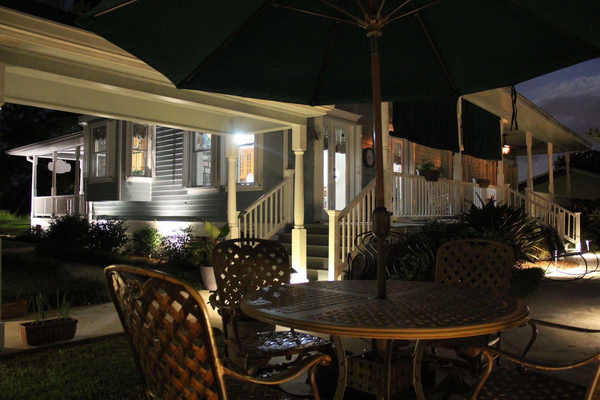 A Chateau On The Bayou Bed & Breakfast Raceland Exterior photo
