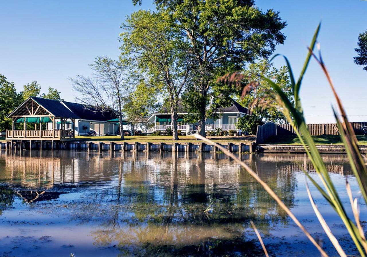 A Chateau On The Bayou Bed & Breakfast Raceland Exterior photo